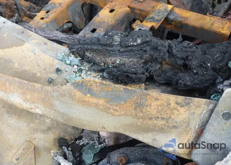 2013 Ford Fusion Se z USA, uszkodzony, nr VIN 3FA6P0HR4DR123725